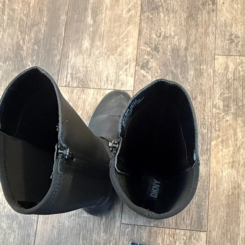 DKNY Black Kids Boots - Picture 8 of 10